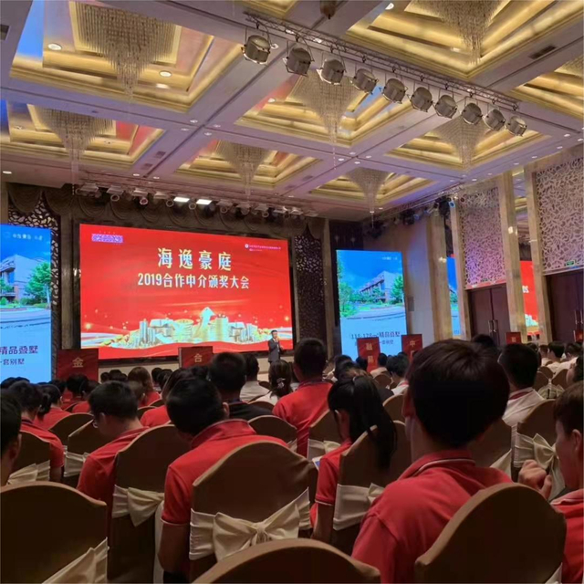 Señal de pantalla digital LED para restaurante con pantalla de vídeo de estación bancaria